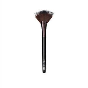 Fan Powder Brush Laura Mercier Cosmetic Makeup NEW